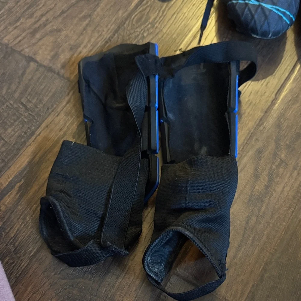 Navy Blue Soccer ⚽️ Cleats with Patterned Design and shin guards - Picture 8 of 8